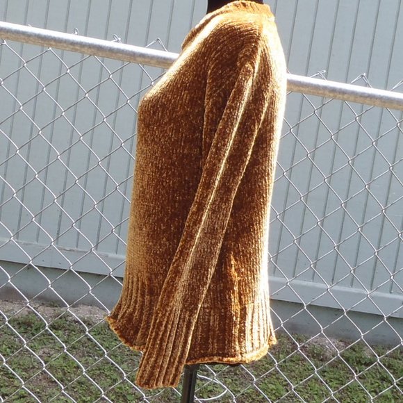 🦋 3/$15  - Max Studio Sweater - EUC - Picture 2 of 13